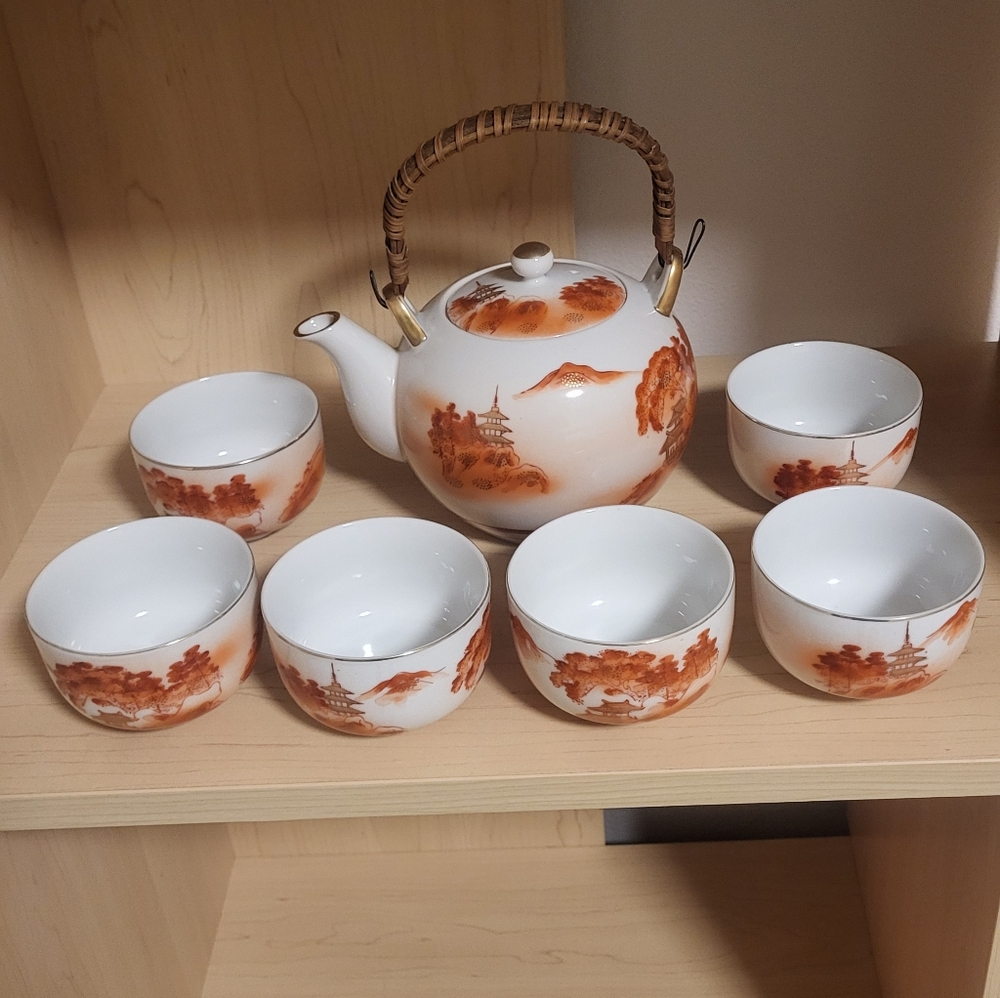 Kutani Tea Set - Picture 6 of 9